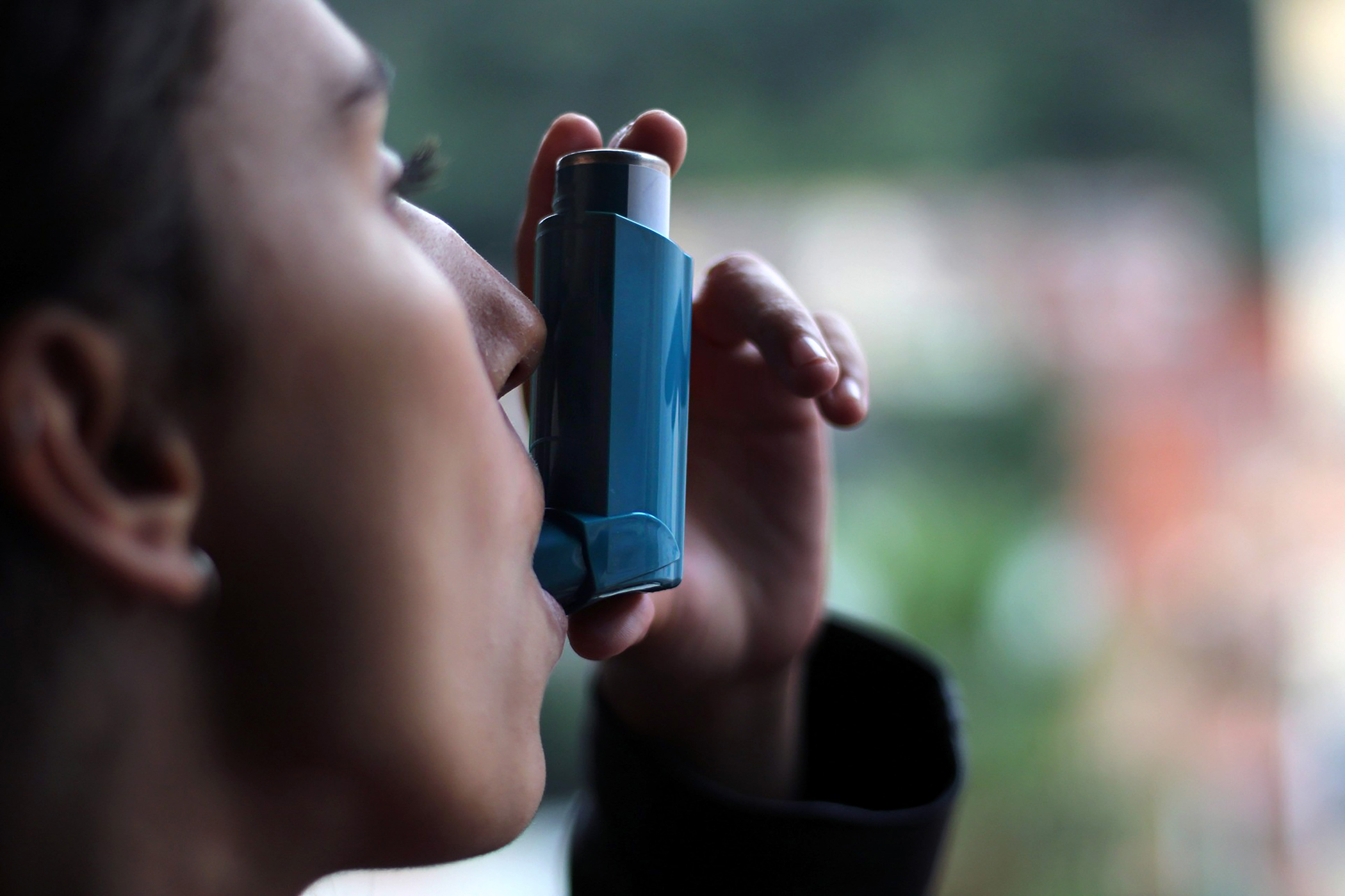 Virtual Trial Shows Combo Rescue Inhaler Nearly Halves Severe Asthma ...