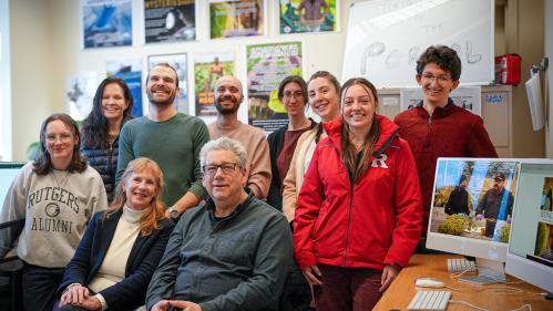 Students in the Immersive Learning through Science Storytelling Lab (at SEBS) receive visit by Diane Raver