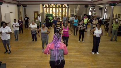 photo of people exercising help to stave off Alzheimer's disease